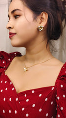 Golden Bee Pearl Necklace