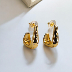 Curve Stud Earrings